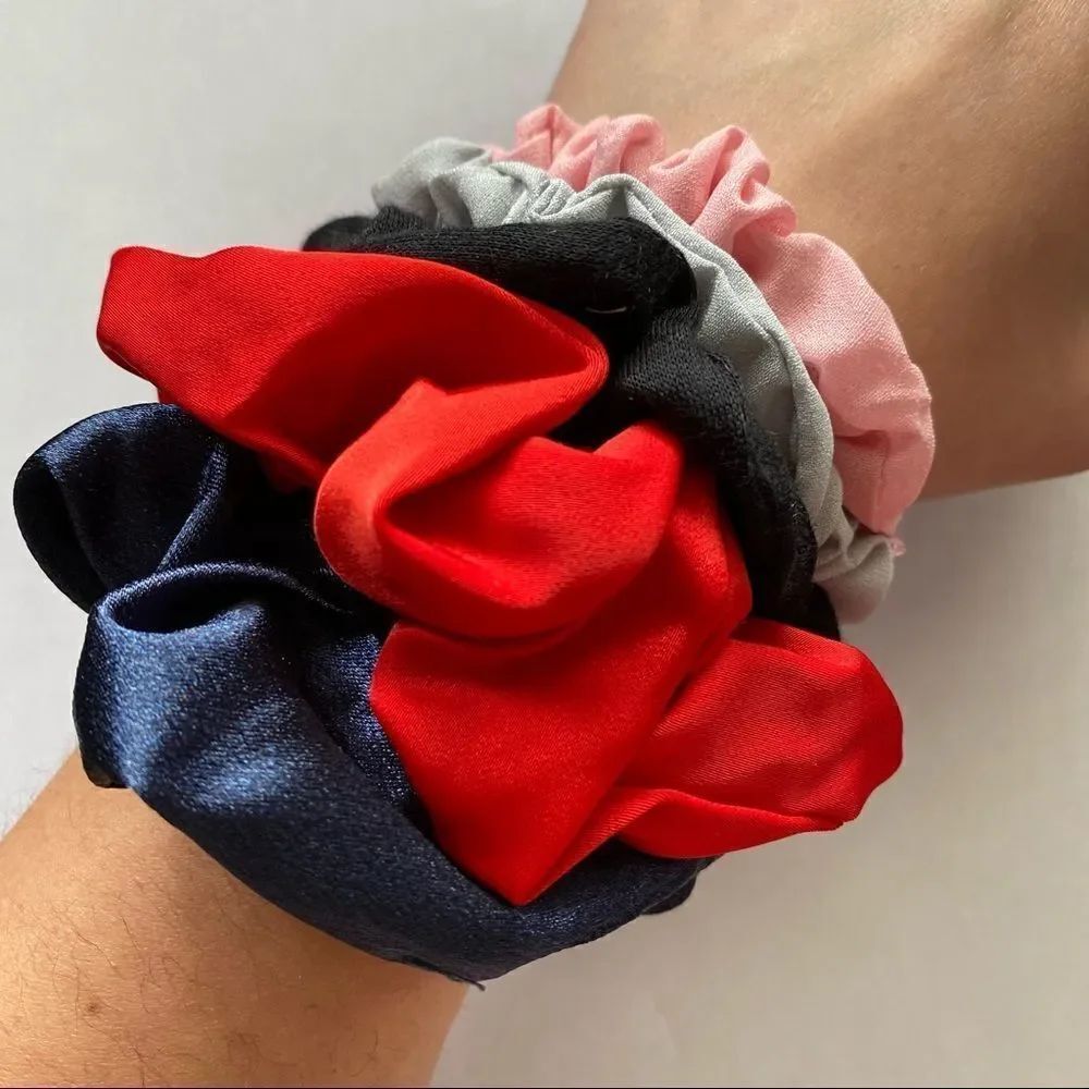 𝅺Set of 5 Scrunchies